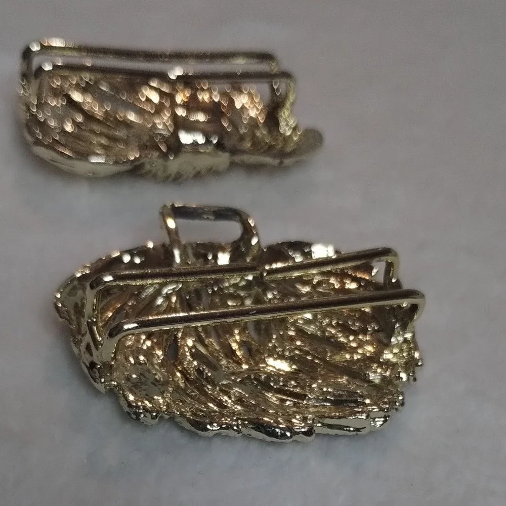 Vintage Jon Tay Gold‎ Tone Textured Feather Leaf Swirl Interlocking Belt Buckle